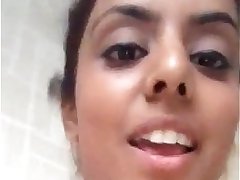 Sexy Indian girl sending me nude clips while in shower