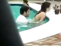 Real couples suddenly became horny in pool