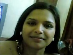 Indian Housewife show her Boobs to her Partner